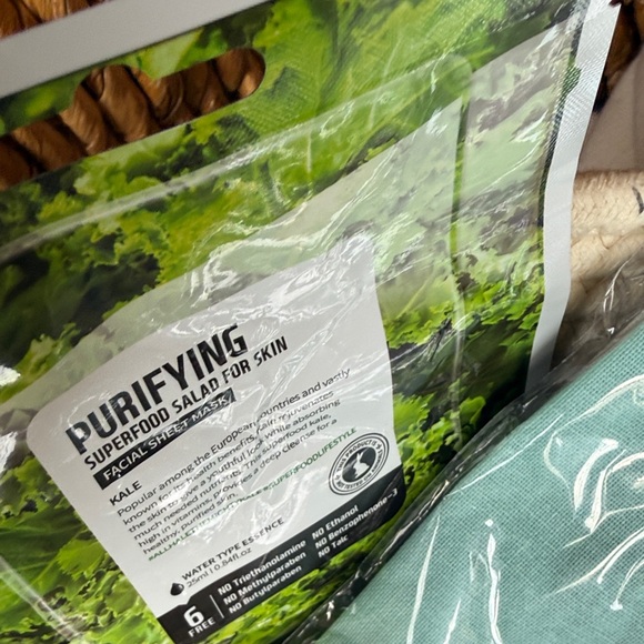 Kids and Adults Bunny Design Accessory Set - Picture 10 of 11